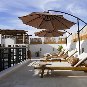riad-zebrakaro.marrakeshhotelsmorocco.com/